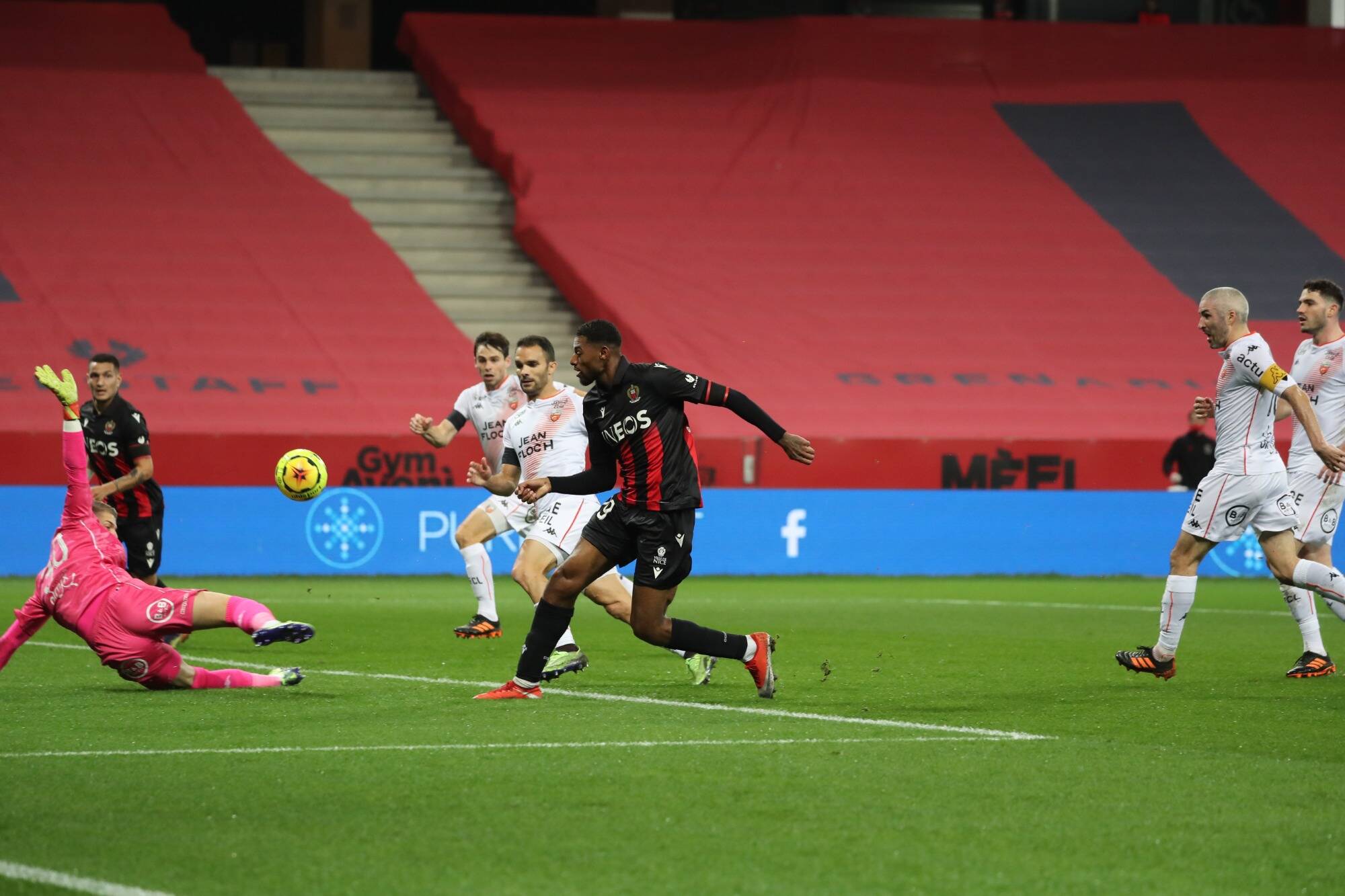L'OGC Nice boucle 2020 sur une énième déception contre Lorient (2-2)