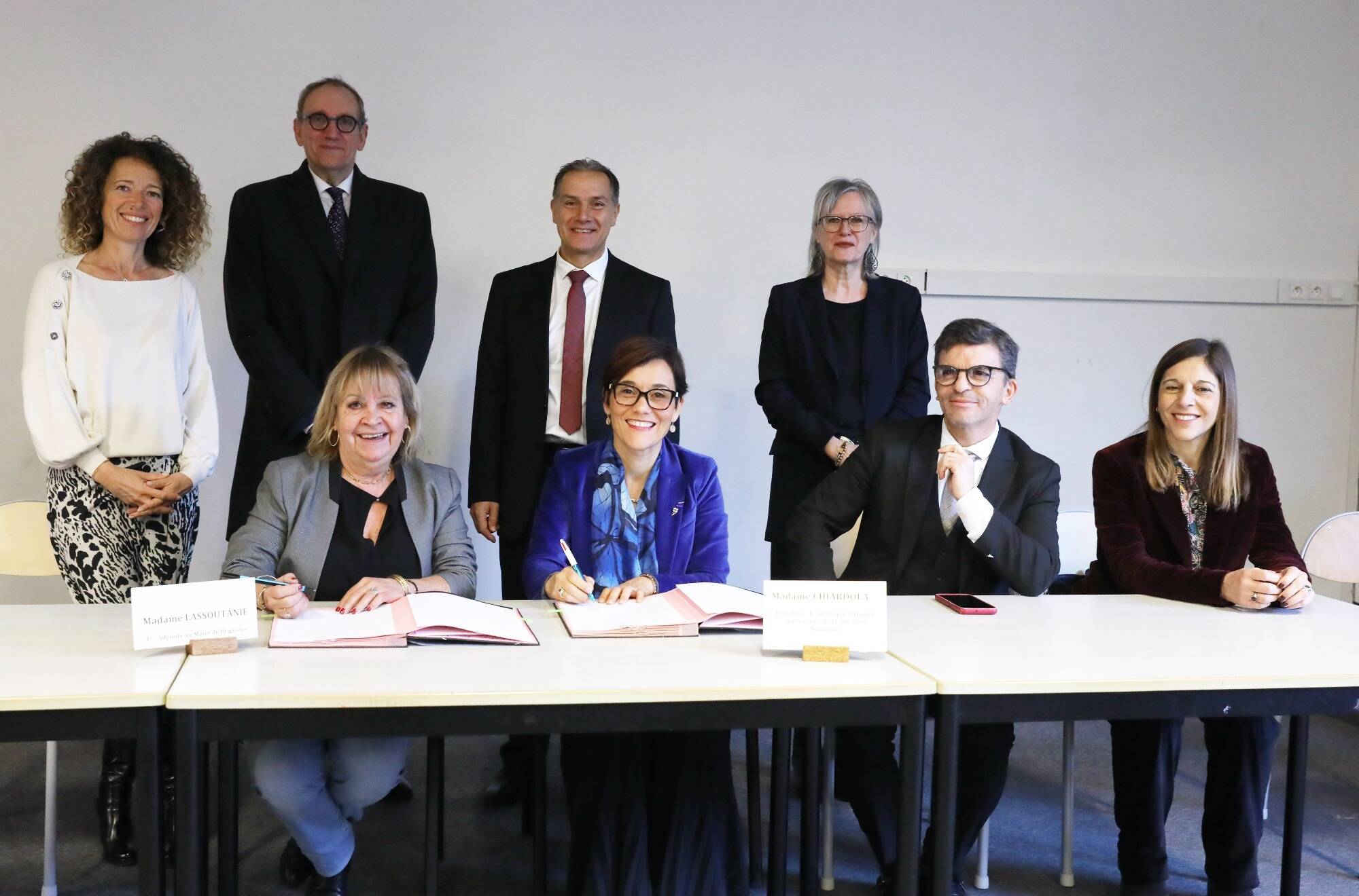 Ce collège du Var signe deux conventions pour sanctionner les élèves perturbateurs avec du bénévolat et pour lutter contre le harcèlement scolaire