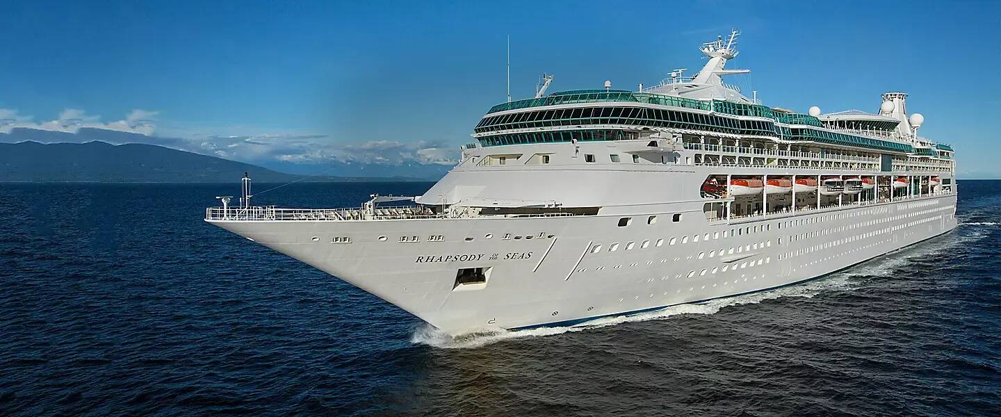 Le passager d'un navire de croisière saute par dessus bord pour éviter de payer des droits de douane et sa dette au casino