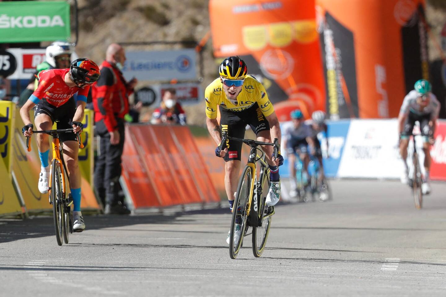 Primoz Roglic, vainqueur l'an passé, devrait laisser sa place de leader au sein de la Jumbo à Jonas Vingegaard, vainqueur du dernier Tour de France.
