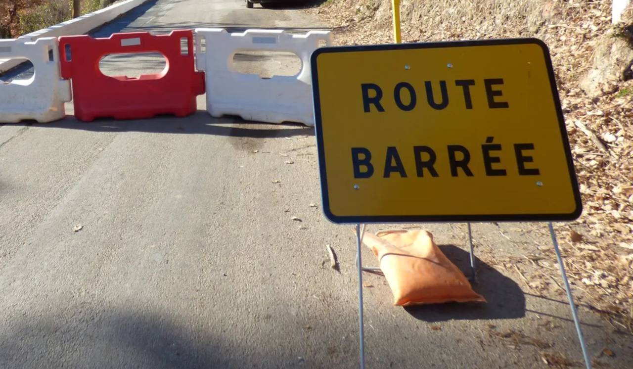 Deux morts, voiture écrasée par un rocher, circulation coupée... Ce que l'on sait de l'éboulement mortel en Haute-Savoie