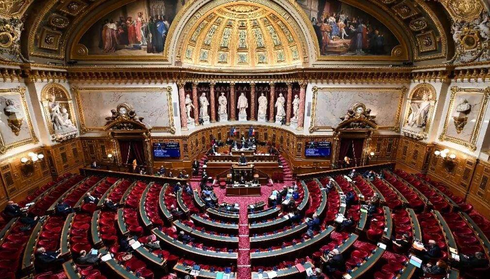 Budget de l'Etat 2025: le Sénat revote plusieurs mesures pour rectifier le tir, la gauche dénonce "un coup de force" et quitte l'hémicycle