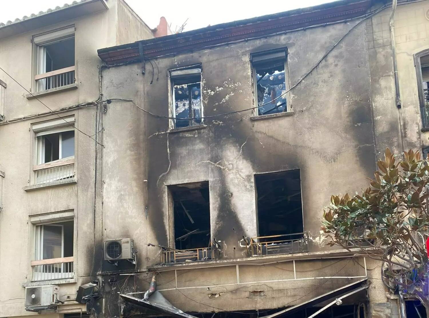 Une explosion suivie d'un incendie fait au moins 7 morts dont deux enfants près de Perpignan