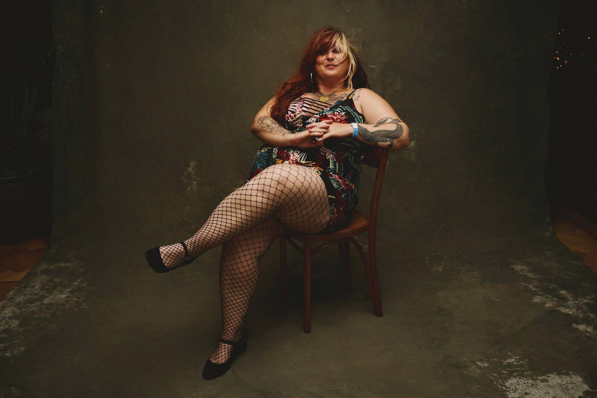 Voix puissante et passé tourmenté : qui est la "grande prêtresse" Sarah McCoy, en concert à Nice et Draguignan cette semaine ?