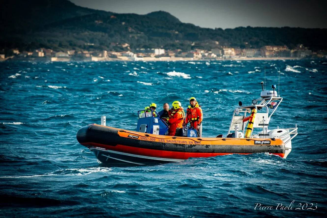 Une fillette de 11 ans autiste meurt après être tombée à l'eau lors d'une sortie en mer