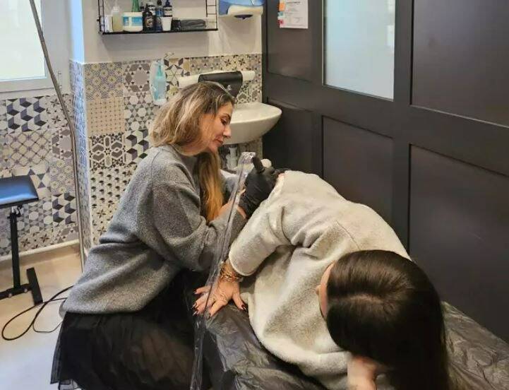 "La dermopigmentation offre une véritable libération aux clients": A Monaco, elle répare les cicatrices de la vie grâce au tatouage