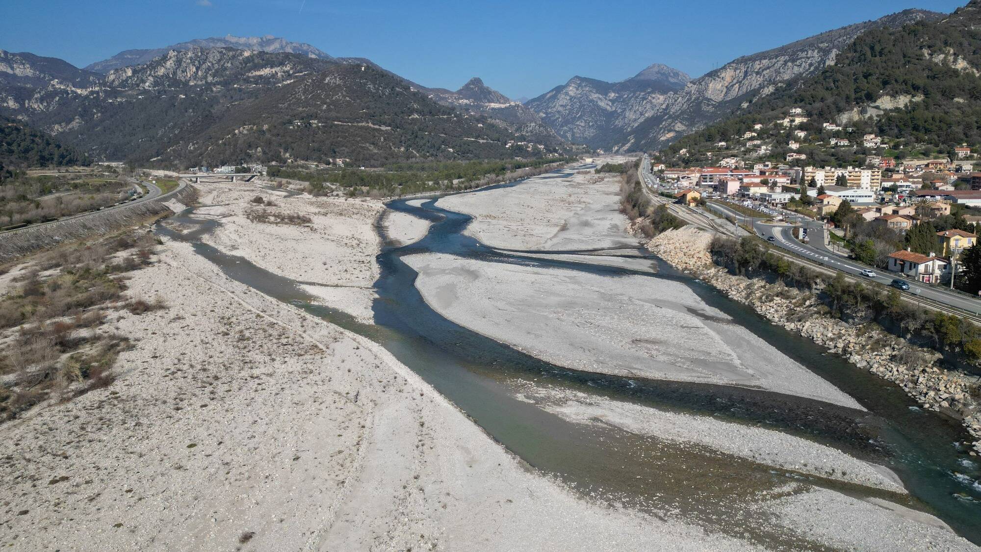 Après la sobriété énergétique, la question de l'eau... Pourquoi l'humanité n'agit-elle qu'une fois confrontée à des situations extrêmes?