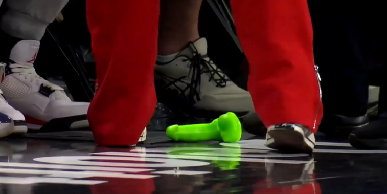 Une femme interpellée en Indonésie avec 1,4 kg de cocaïne en partie cachée dans un sextoy inséré dans son vagin