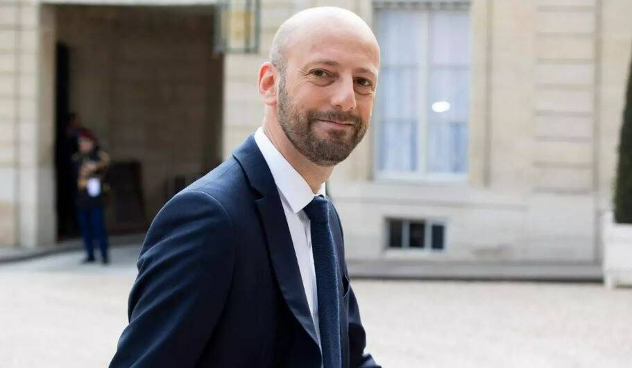 "Lever le tabou du licenciement dans la fonction publique": 3 questions sur l'embauche à vie des fonctionnaires