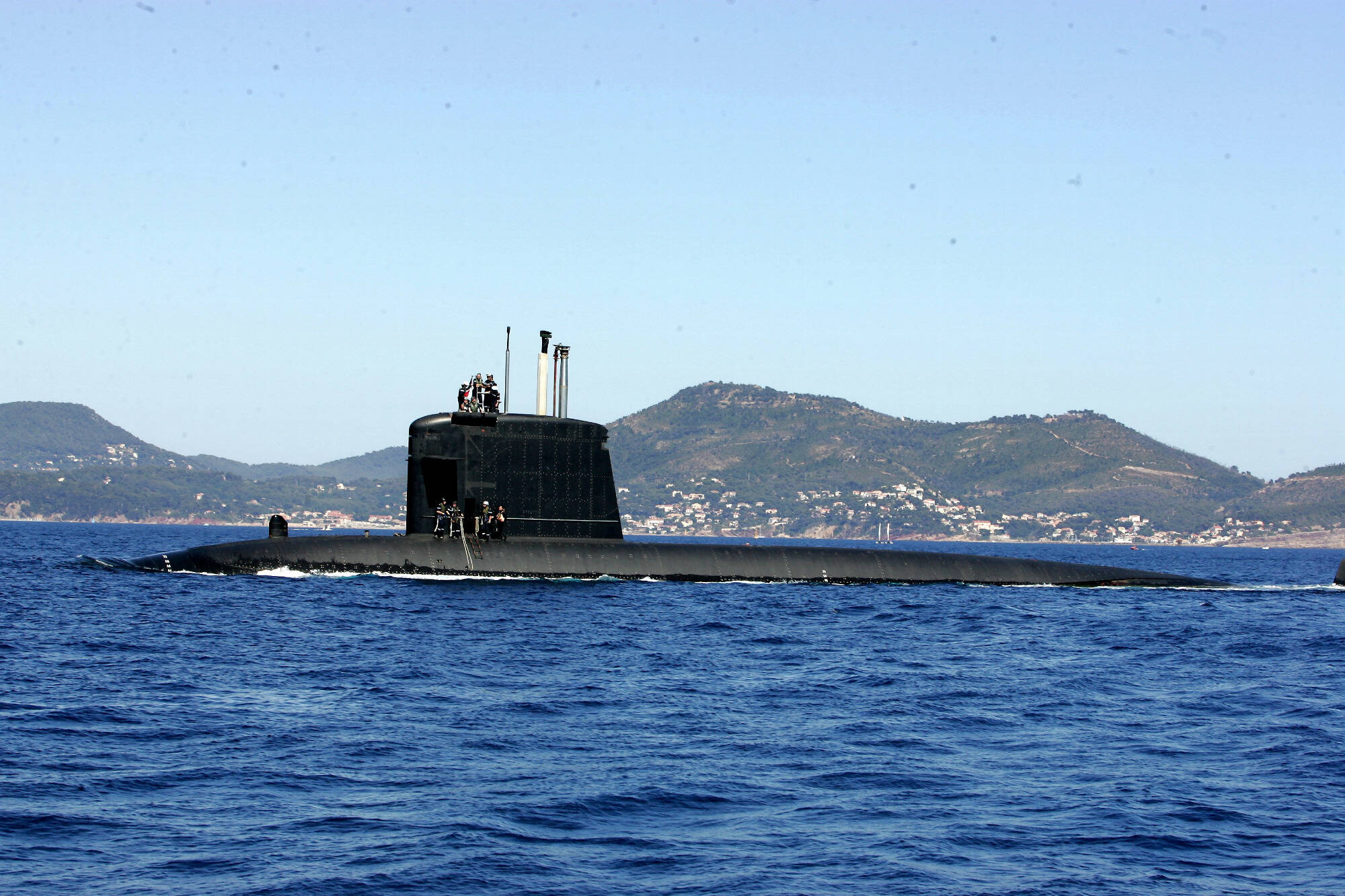 Après deux incendies, première sortie de bassin pour le sous-marin nucléaire d'attaque Perle