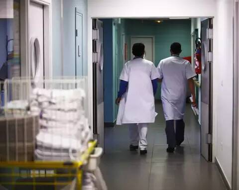 Pression, stress, perte de sens … Face au malaise des soignants ...
