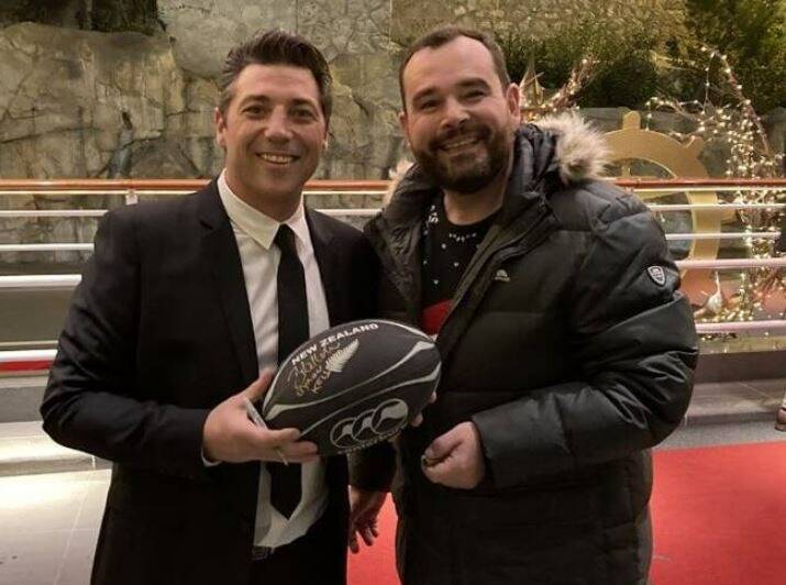 Dîner d'exception à Monte-Carlo, escapade en montgolfière, ballon dédicacé par un All Black... et si vous tentiez votre chance à la tombola de ce Roquebrunois ?