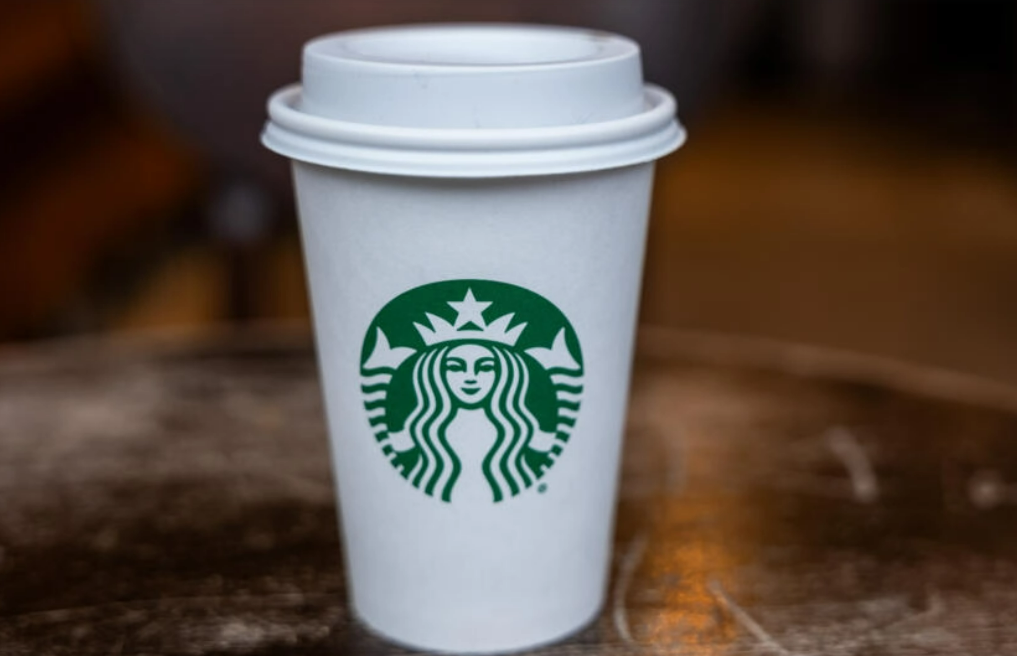 "Cela a provoqué des brûlures au troisième degré sur son pénis": Starbucks condamné à payer 50 millions de dollars pour un thé renversé