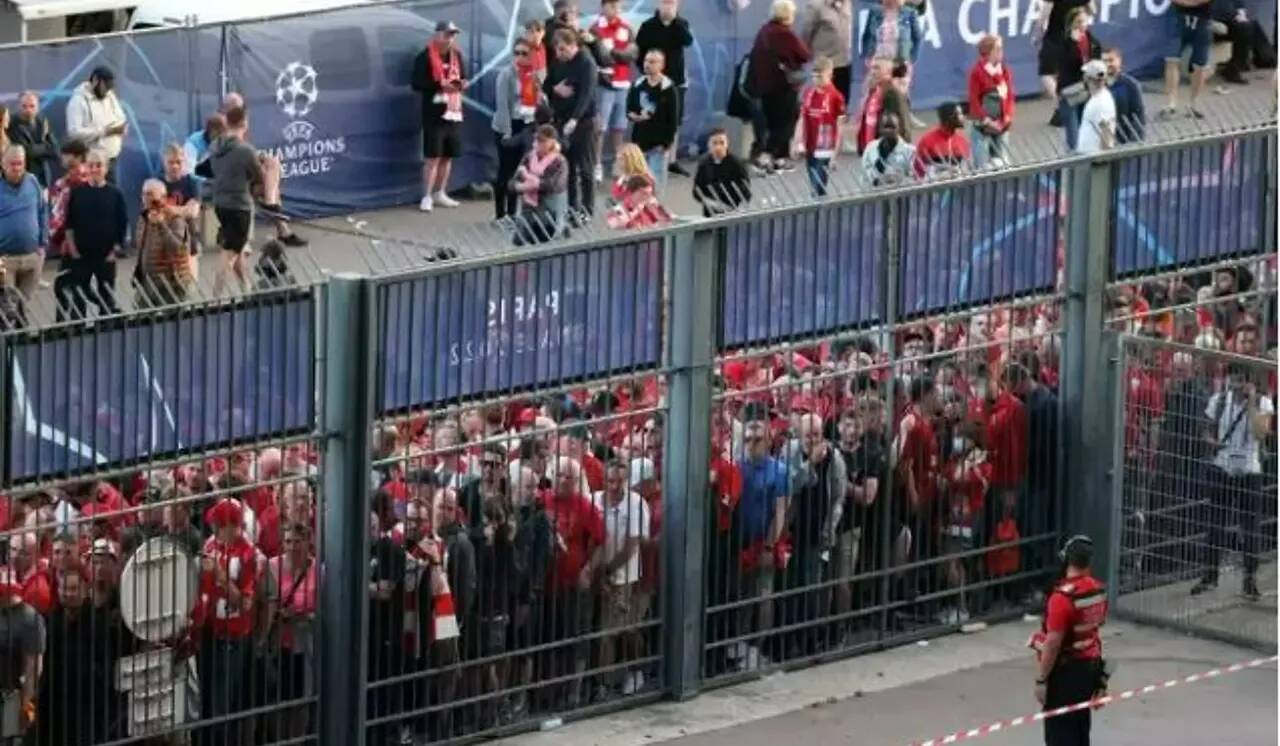 "On entre et on sort avec la peur au ventre": le témoignage des supporters du Real Madrid présents au Stade de France