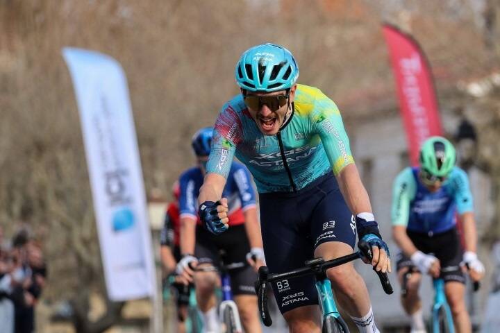 L'Italien Christian Scaroni vainqueur de la première étape du Tour des Alpes-Maritimes à Gourdon