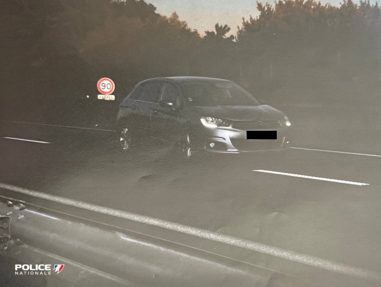 Flashé à 130 km/h, il tentait d'éviter... l'accouchement de sa compagne dans la voiture: la police annule l'amende à Tours