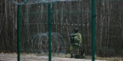 Face-à-face tendu à la frontière entre le Bélarus et l'Ukraine