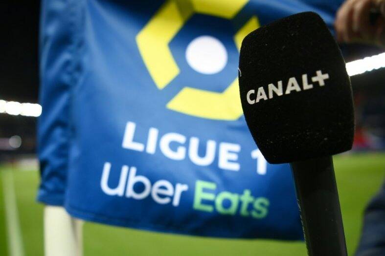 Droits TV du foot: mécontent du choix d'Amazon par la LFP, Canal+ retire son offre