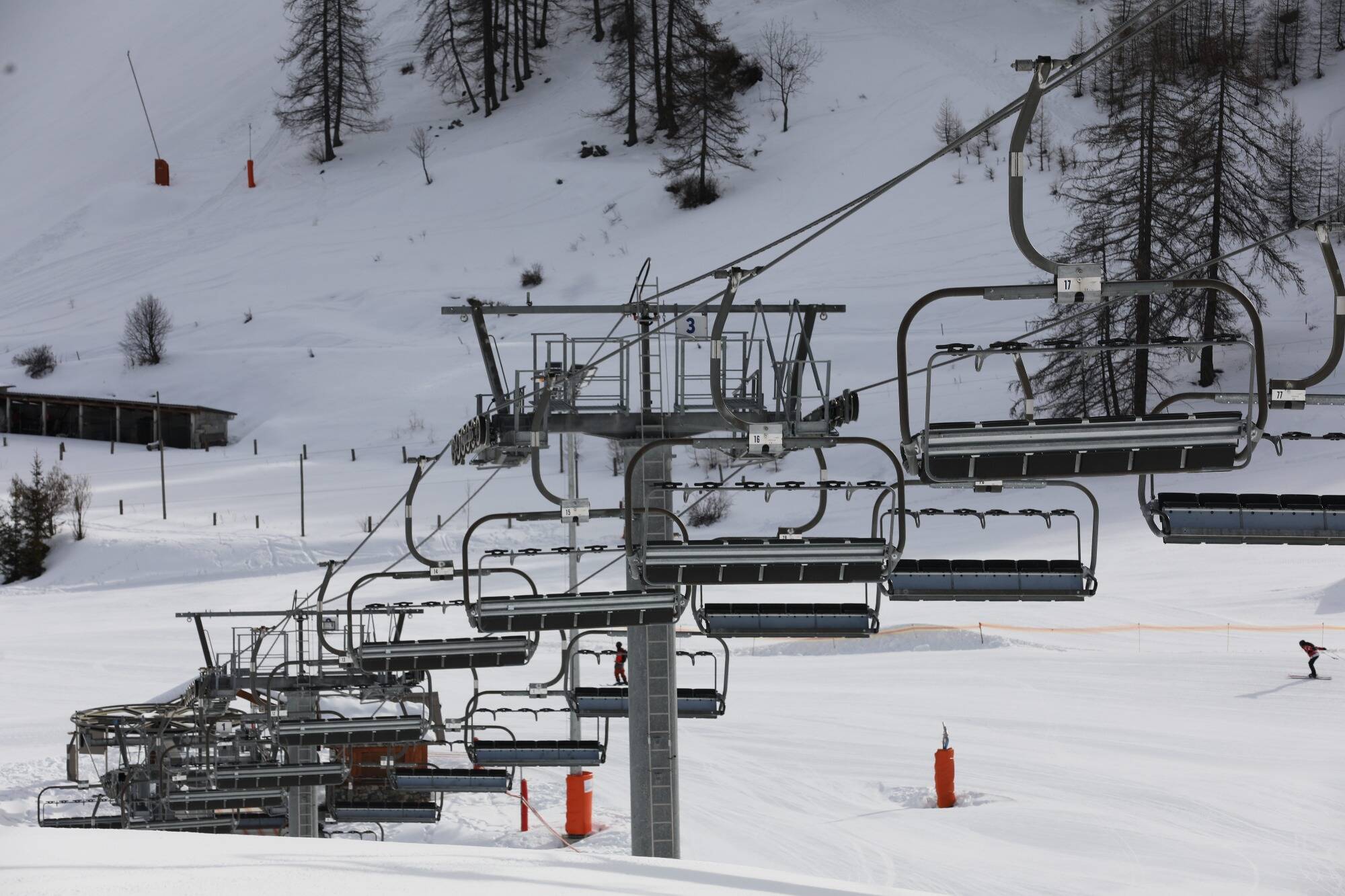 Un télésiège en panne dans les HautesAlpes 240 skieurs évacués par Un télésiège en panne dans les HautesAlpes 240 skieurs évacués par