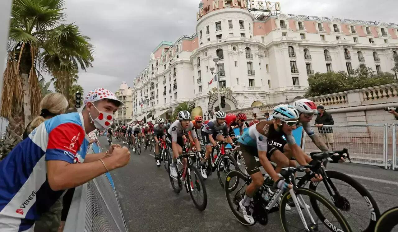 Départ à Lille, Mont Ventoux, Champs-Élysées... Découvrez le parcours du Tour de France 2025