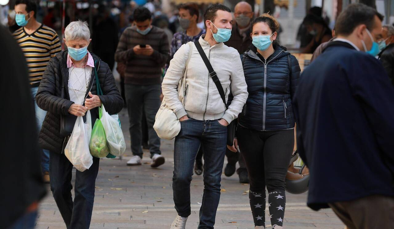 Port du masque, vaccination, gestes barrières, autotests: les recommandations des autorités, avant les fêtes de fin d'année