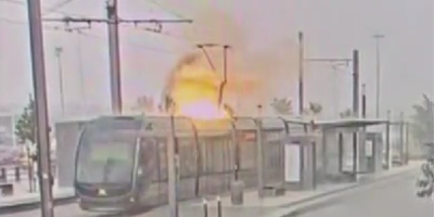 La foudre s'abat sur un tramway qui prend feu à Bordeaux