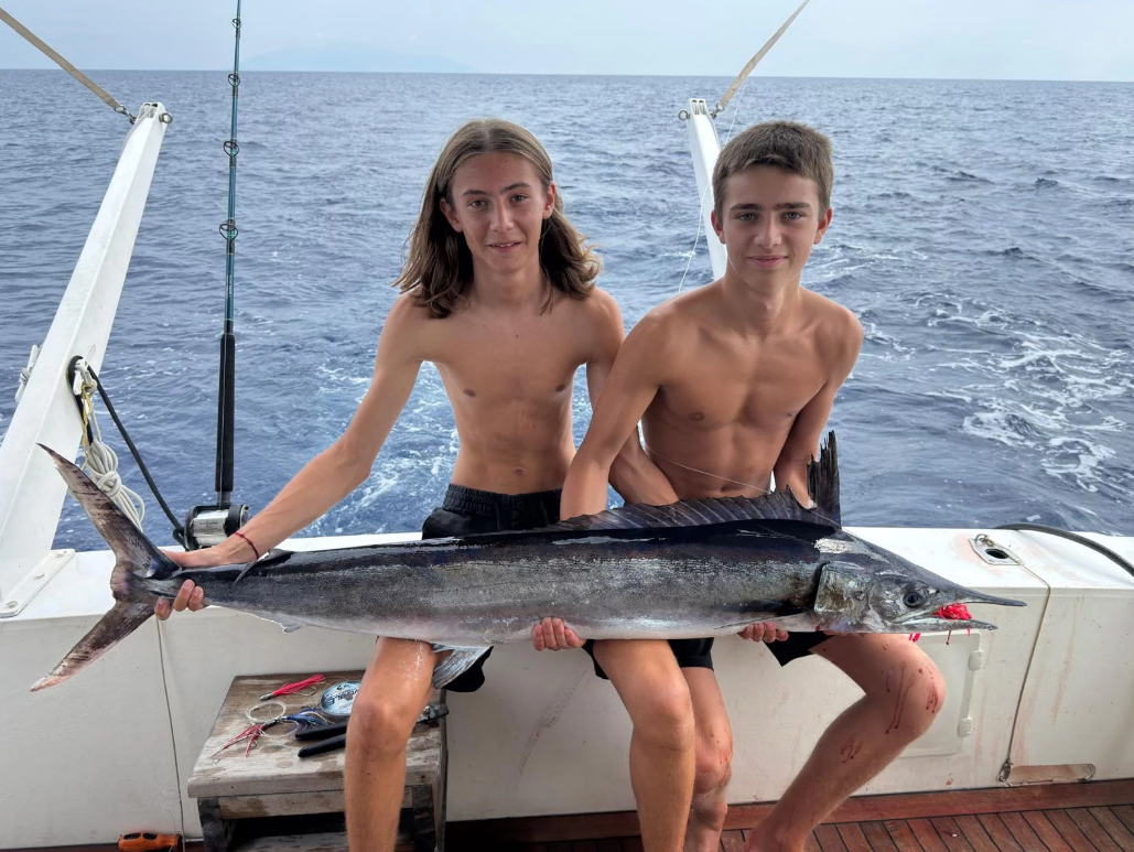 Un ado azuréen de 15 ans bat le record du monde de pêche du lancier méditerranéen... avec un poisson de 14 kilos
