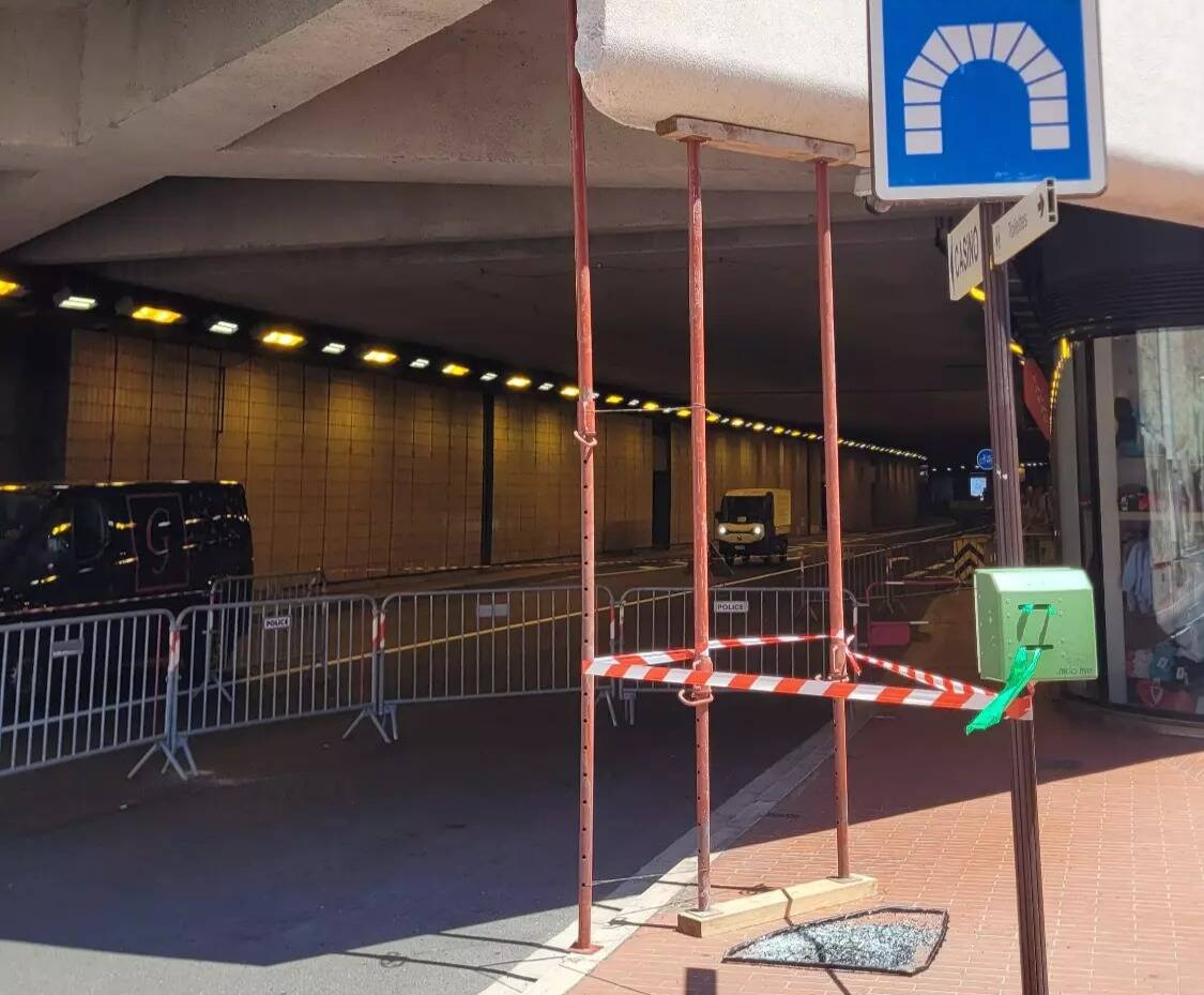 La circulation est rétablie en alternat à Monaco après l'accident de bus contre la structure du tunnel Louis-II