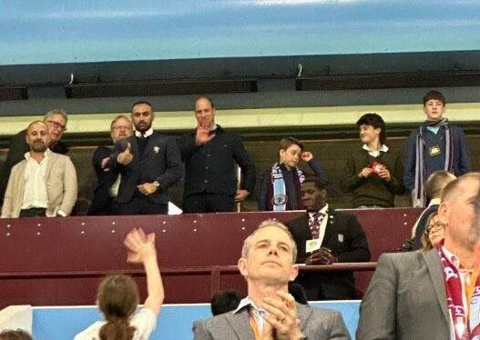 Le prince William aperçu au stade, première apparition depuis l'annonce du cancer de Kate Middleton