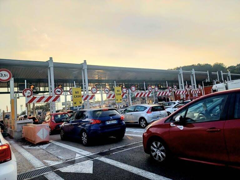 Accident ce mardi matin sur l'A8 entre Antibes et Nice: un motard légèrement blessé, des bouchons persistants