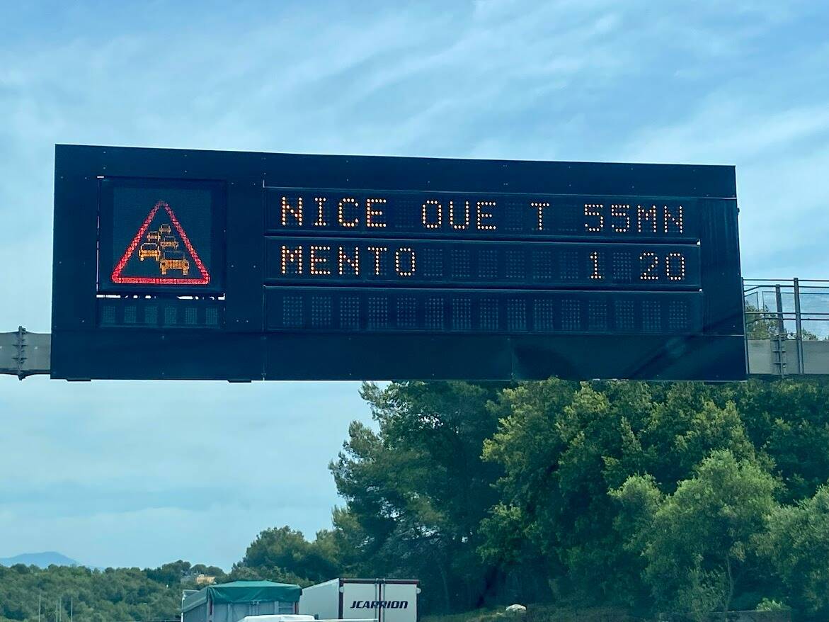 Circulation très compliquée sur l'autoroute A8 avec 14 kilomètres de bouchon sur la Côte d'Azur