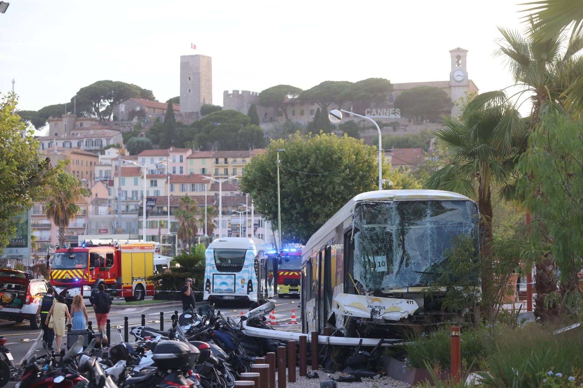 Accident Entre Deux Bus à Cannes Ce Dimanche Une Circulation à Contre