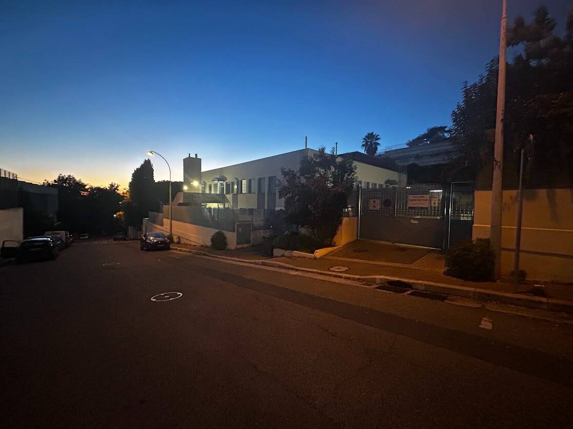 Les élèves confinés dans un collège de Nice après le mail inquiétant d'un individu qui voulait "égorger tout le monde"