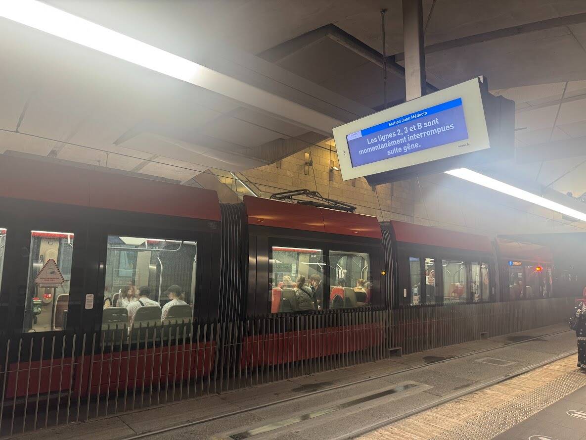 Gazé, brûlé au visage... Un conducteur de bus agressé près de Nice, un mouvement de protestation organisé ce mercredi matin