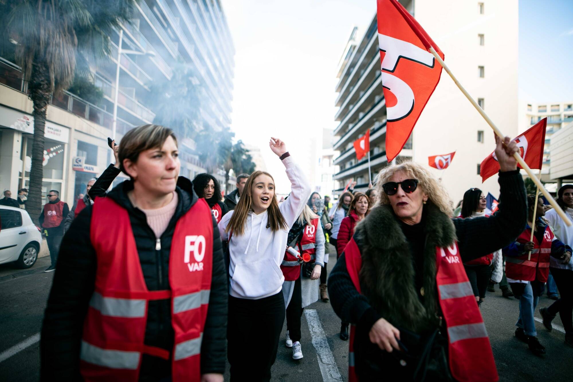 Un deuxième round réussi dans les Alpes-Maritimes et le Var, 500.000 manifestants à Paris: suivez en direct cette journée de mobilisation