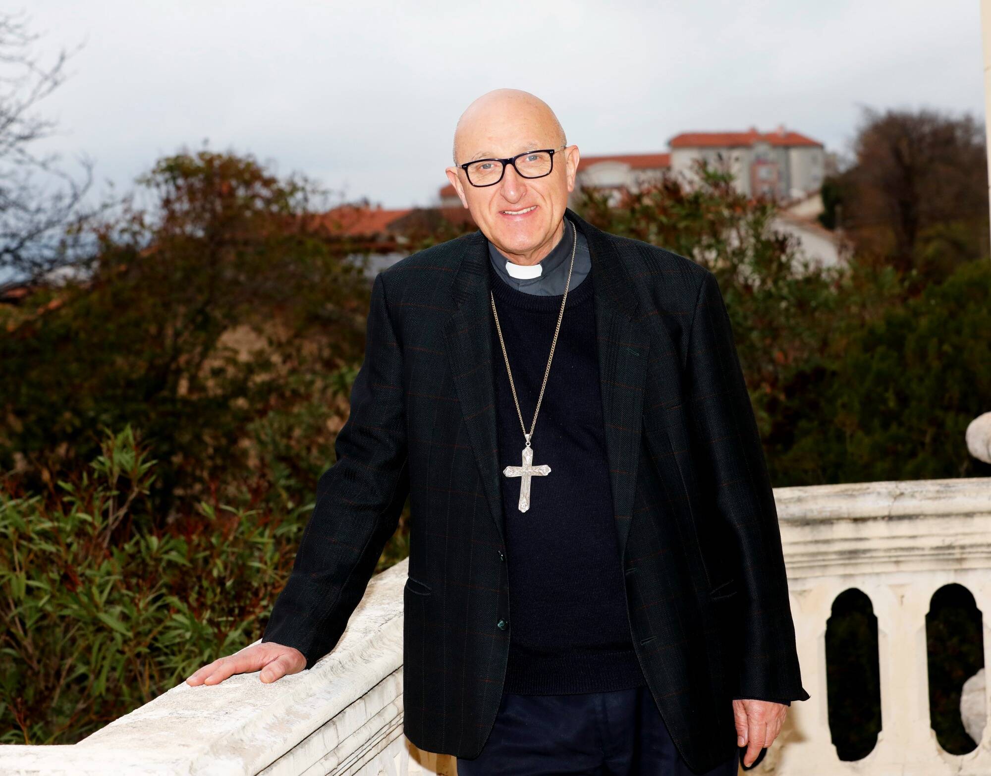 Du jamais vu: ce que l'on sait sur la suspension de l'ordination des prêtres dans le Var