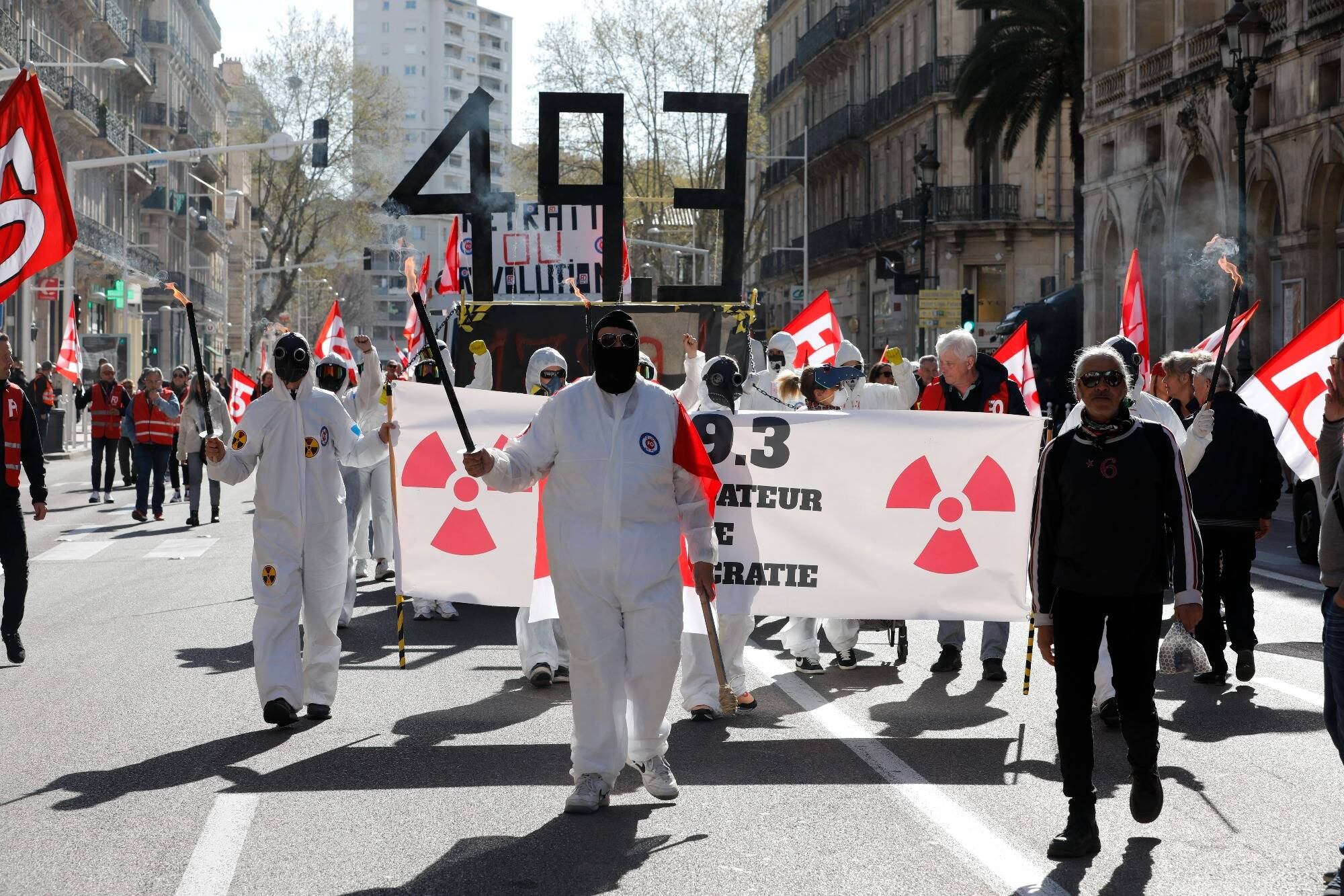 Retraites: les syndicats invités à Matignon, nouvelle mobilisation le 6 avril