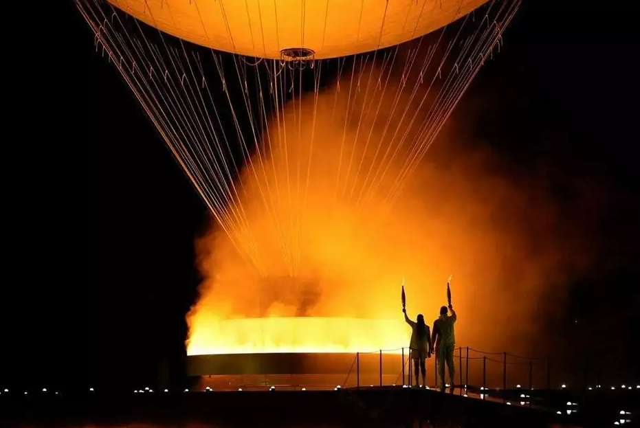 Plébiscitée par le public, la vasque olympique restera-t-elle en permanence à Paris après les JO?