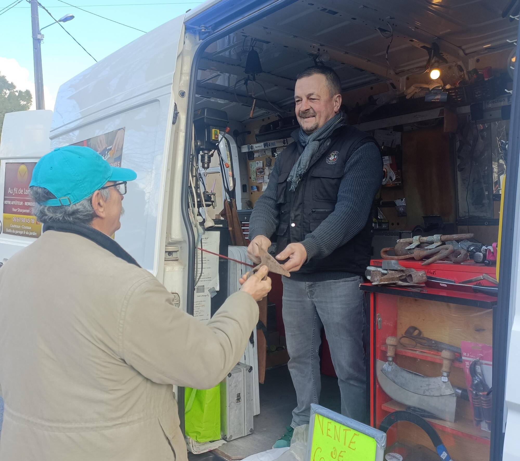 À bord de son camion, cet Azuréen exerce un métier vraiment pas comme les autres