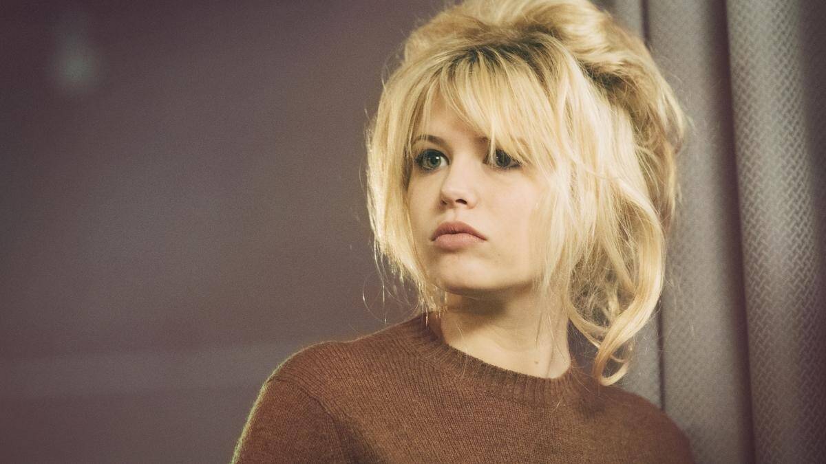 Voici les premières images de la série biopic sur les débuts de Brigitte Bardot, bientôt diffusée sur France 2