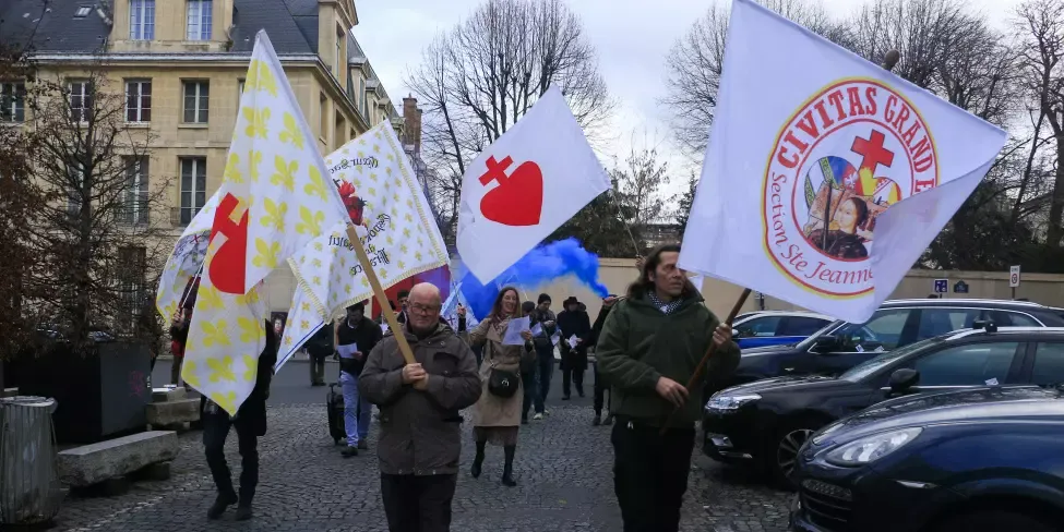 Le gouvernement a acté la dissolution du mouvement catholique intégriste civitas