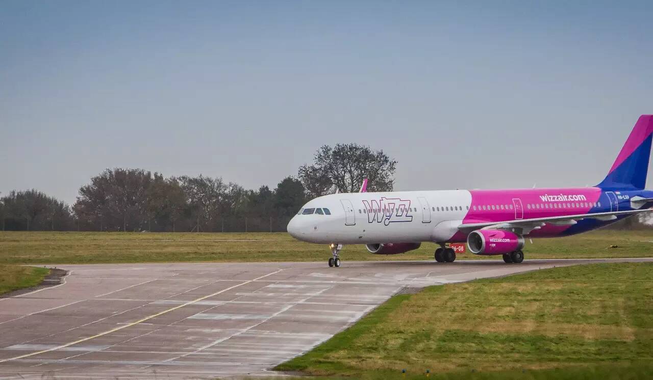 Faire payer les voyageurs pour s'enregistrer à l'aéroport: cette pratique des compagnies low-cost est-elle légale ou est-ce une véritable "arnaque"?