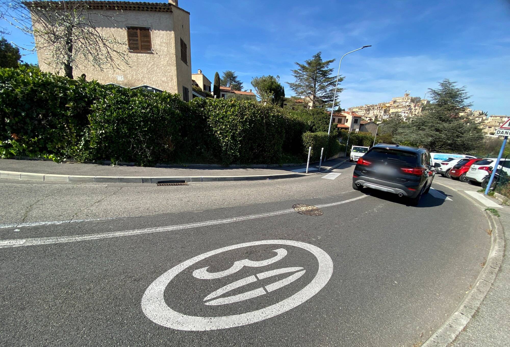Les riverains n'en peuvent plus de la vitesse excessive dans leur quartier de Cagnes-sur-Mer, des solutions à l'étude